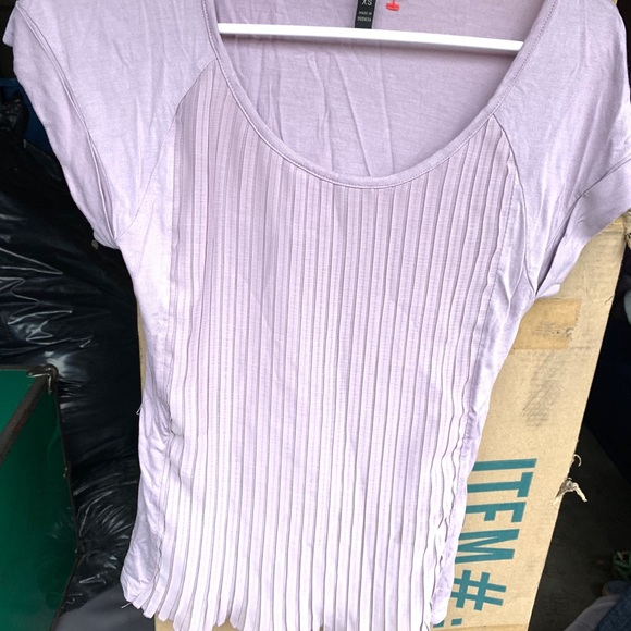 Beautiful lavender blouse - Picture 3 of 3